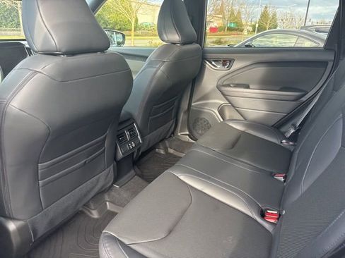 Used 2025 Subaru Forester Limited image 11