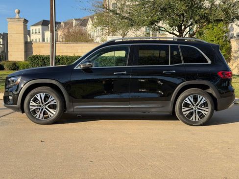 Certified 2025 Mercedes-Benz GLB 250 image 10