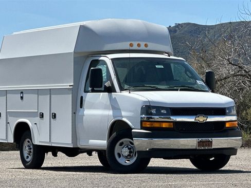 New 2024 Chevrolet Express 3500 w/ Power Convenience Package image 2