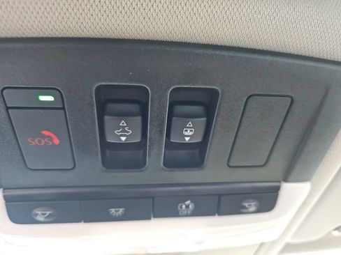 Used 2023 Nissan Rogue SL AWD/4WD image 17