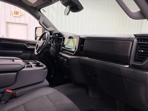 Used 2025 Chevrolet Silverado 2500 LT w/ Convenience Package AWD/4WD image 14