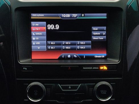 Used 2016 Ford Explorer XLT w/ Equipment Group 202A AWD/4WD image 25