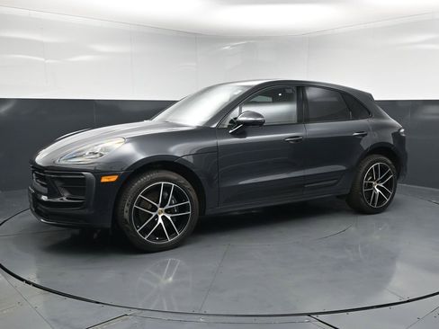 Certified 2025 Porsche Macan AWD/4WD image 1