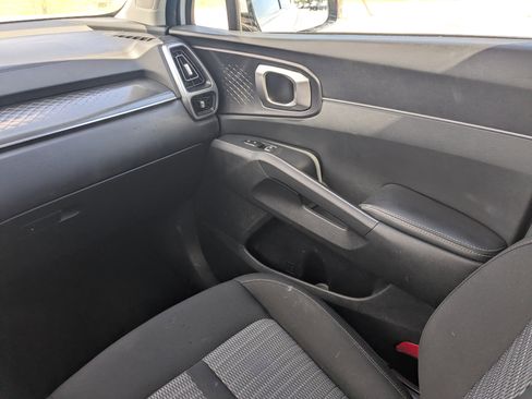 Used 2021 Kia Sorento LX AWD/4WD image 20