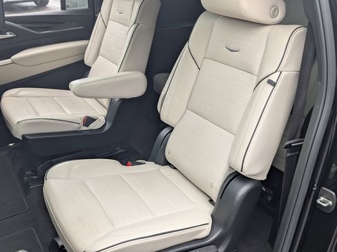 Used 2024 Cadillac Escalade ESV Sport w/ LPO, ONYX Package image 18