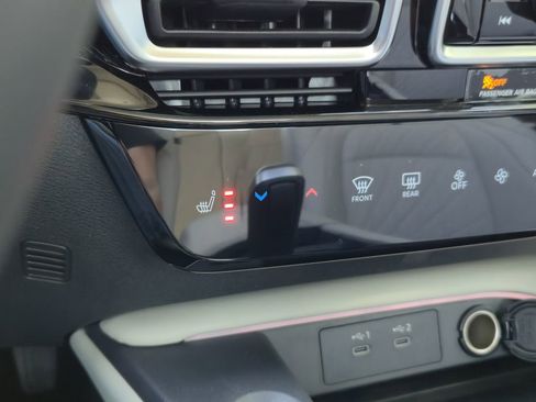 New 2026 Nissan Sentra SL w/ Floor Mat Package FWD image 17