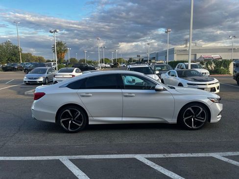 Used 2018 Honda Accord Sport image 5