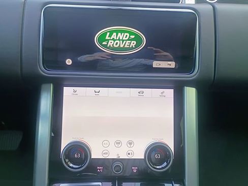 Used 2020 Land Rover Range Rover HSE image 32