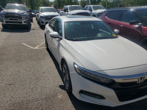 Used 2018 Honda Accord EX image 3