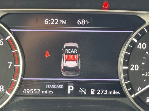 Used 2024 Nissan Rogue SV image 3