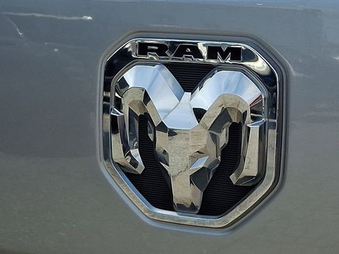 Used 2022 RAM 1500 Big Horn AWD/4WD image 32