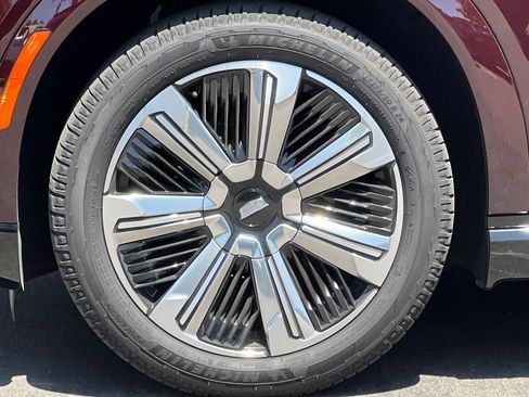 Used 2026 Cadillac Escalade IQ Luxury 1 w/ LPO, Floor Liner Package AWD/4WD image 42