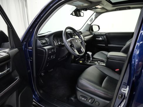 Used 2022 Toyota 4Runner TRD Off-Road Premium AWD/4WD image 12