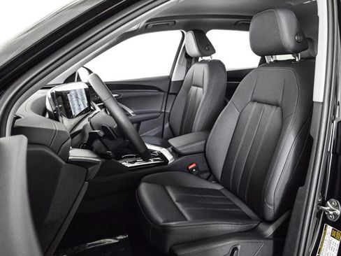 Certified 2025 Audi Q5 Premium w/ Convenience Package AWD/4WD image 17