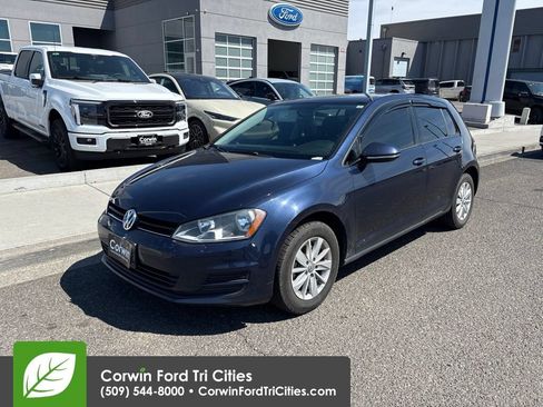 Used 2015 Volkswagen Golf S FWD image 3
