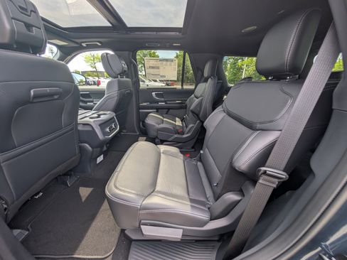 New 2026 Ford Expedition Platinum w/ Stealth Appearance Package AWD/4WD image 13