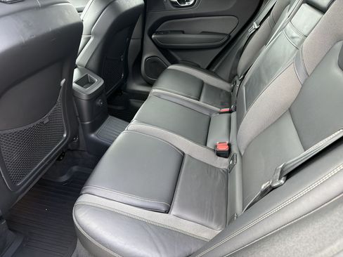 Used 2022 Volvo XC60 T8 R-Design w/ Advanced Package AWD/4WD image 29