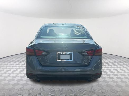 Used 2025 Nissan Altima 2.5 SR w/ SR Premium Package FWD image 6