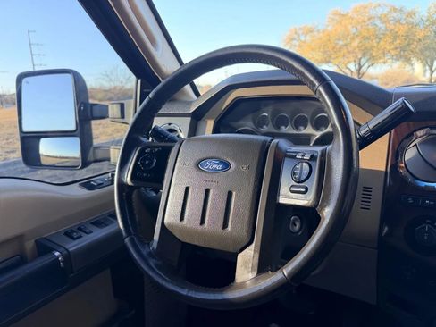Used 2016 Ford F250 Lariat w/ Lariat Ultimate Package image 31