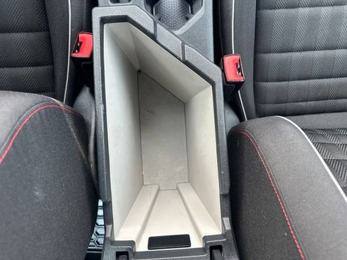 Used 2019 Volkswagen Jetta GLI FWD image 8