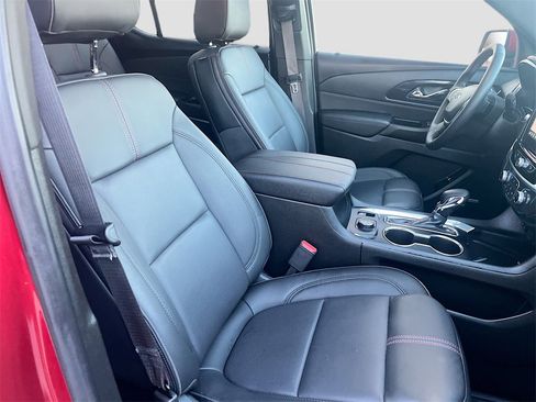 Used 2023 Chevrolet Traverse RS image 31
