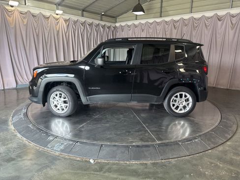 Used 2022 Jeep Renegade Latitude w/ Convenience Group AWD/4WD image 5