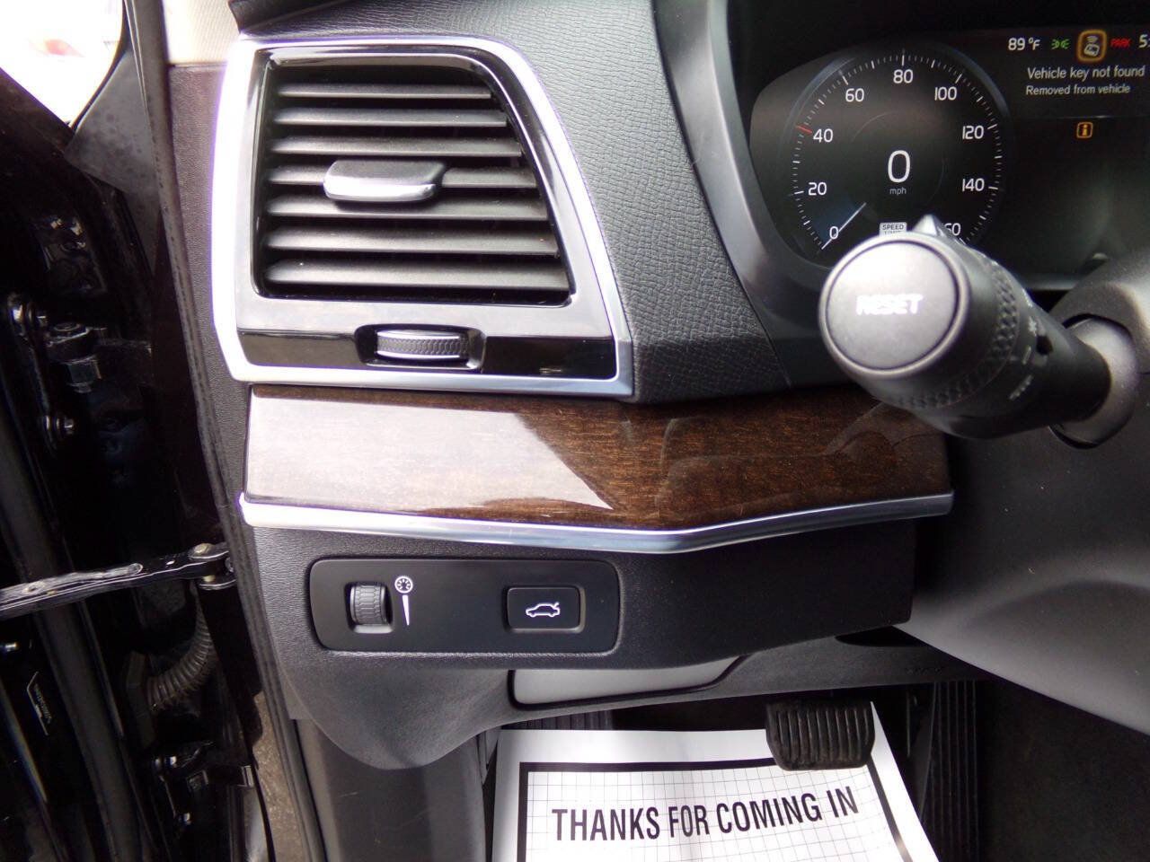 Used 2016 Volvo XC90 T6 Momentum w/ Momentum Plus Package AWD/4WD image 38