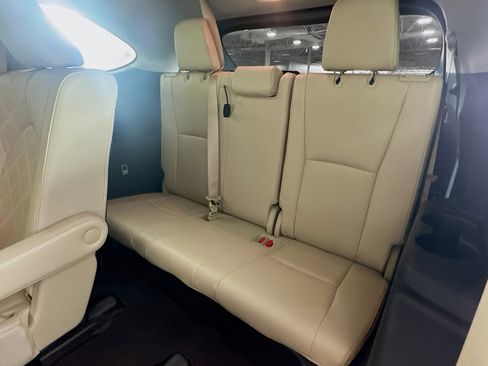 Used 2020 Toyota Highlander Platinum AWD/4WD image 30