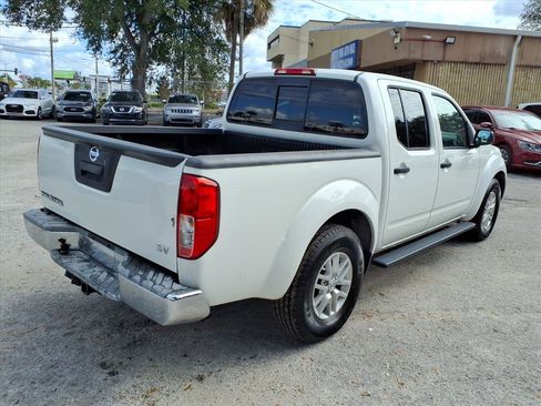 Used 2018 Nissan Frontier SV image 6