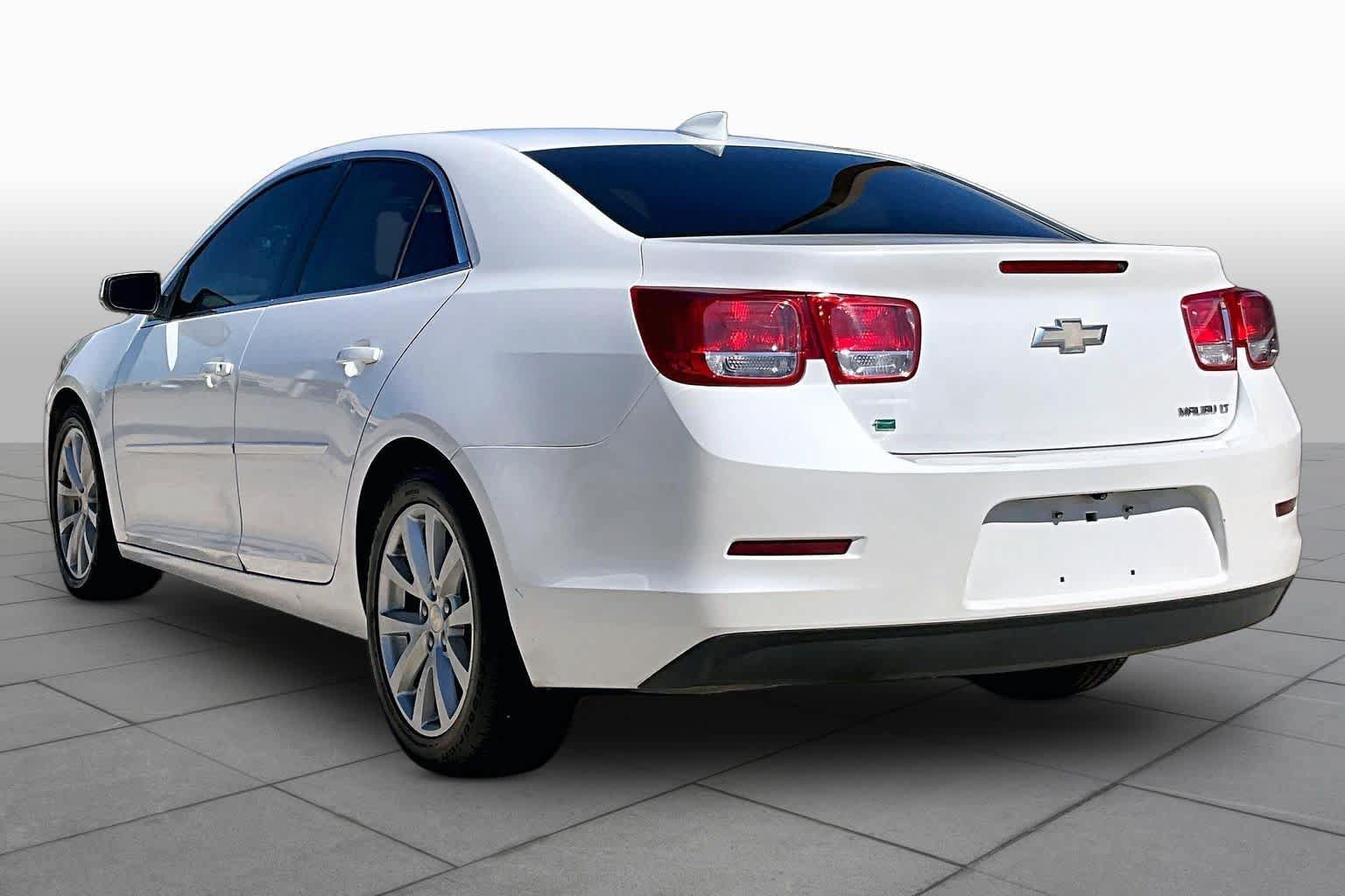 Used 2015 Chevrolet Malibu LT w/ Leather Package FWD image 11