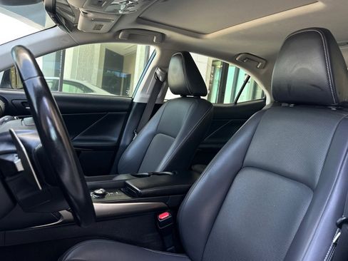 Used 2019 Lexus IS 300 RWD image 5