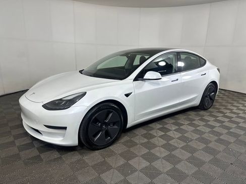 Used 2021 Tesla Model 3 Standard Range Plus image 7