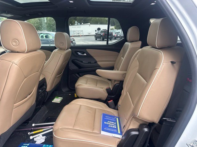Used 2023 Chevrolet Traverse Premier FWD image 26
