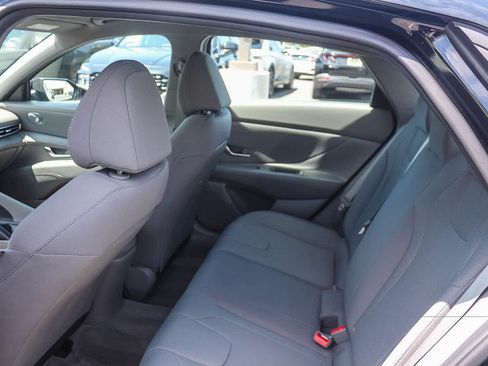 Certified 2023 Hyundai Elantra SE FWD image 23