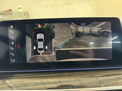 Used 2019 BMW 530e RWD image 20