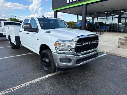 Used 2024 RAM 3500 Tradesman w/ Chrome Appearance Group AWD/4WD image 2