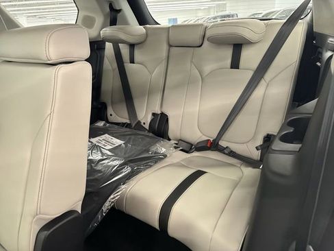 New 2026 Honda Pilot Touring image 23