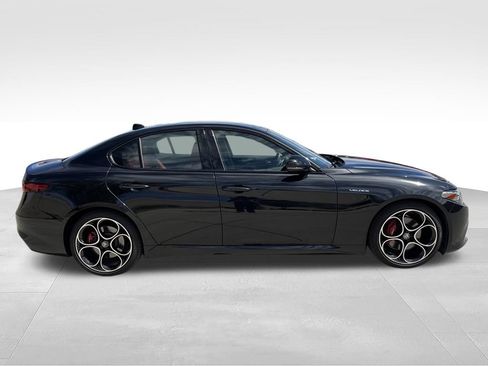 Used 2022 Alfa Romeo Giulia Veloce RWD image 6