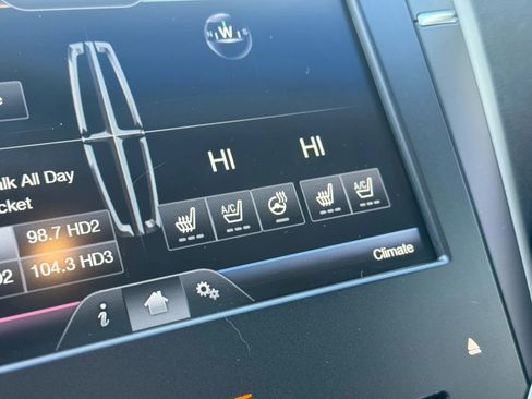 Used 2016 Lincoln MKZ Sedan 4D w/ Equipment Group 300A Reserve image 21