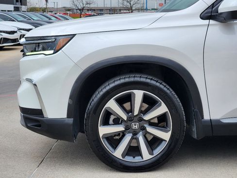 Used 2024 Honda Pilot Touring image 8