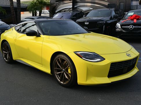 Used 2023 Nissan Z w/ Floor Mat Package (L93) RWD image 1
