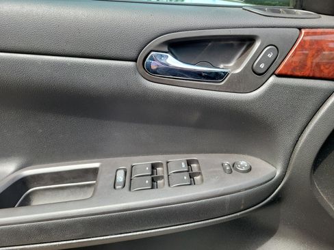 Used 2008 Chevrolet Impala LS FWD image 12