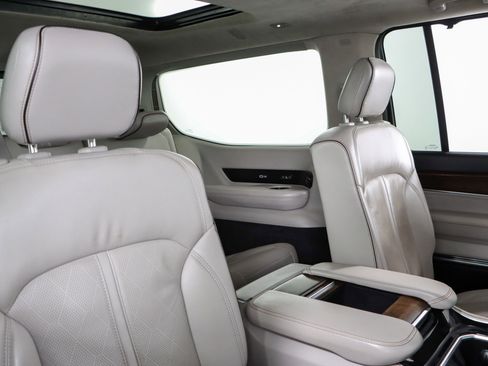 Used 2022 Jeep Grand Wagoneer Series II w/ Convenience Group III image 32