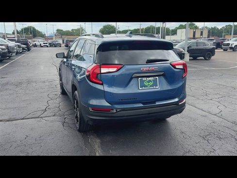 Used 2024 GMC Terrain SLE w/ Driver Convenience Package FWD image 7