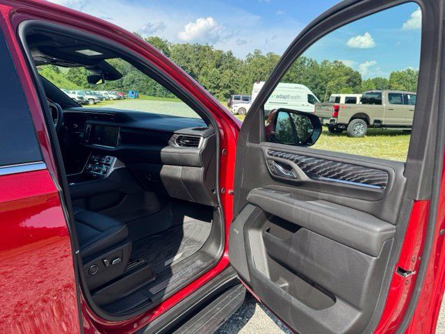 Used 2024 GMC Yukon XL Denali AWD/4WD image 17