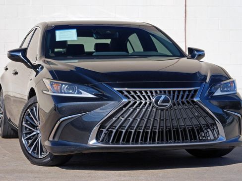 Used 2022 Lexus ES 350 w/ Premium Package FWD image 2