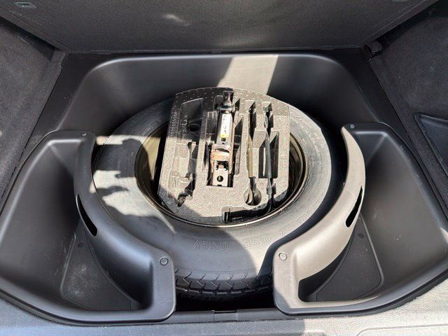 Used 2019 Jeep Grand Cherokee Laredo AWD/4WD image 12