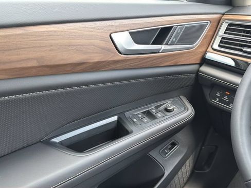 New 2026 Volkswagen Atlas SE FWD image 21