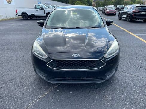 Used 2016 Ford Focus SE w/ Reverse Sensing Package FWD image 2