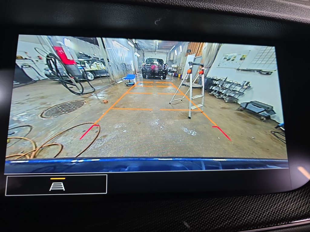 Used 2023 Buick Envision Essence AWD/4WD image 22